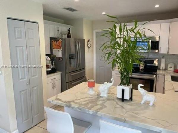 Salma Lake, 29661 SW 142nd Pl, Leisure City, Florida 33033, image 2