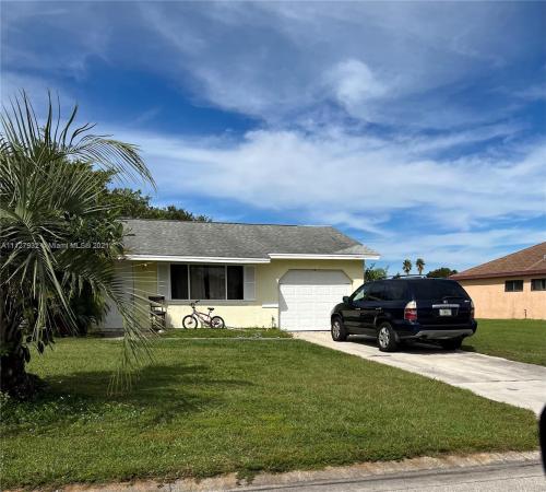 1561 SE Collette Cir, Florida 34952, image 2