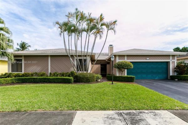 Rustic Lakes, 6115 SW 146th Ct, Kendale Lakes, Florida 33183, image 2