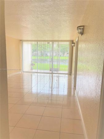 Lagoon Place, 9235 Lagoon Pl #102, Davie, Florida 33324, image 2