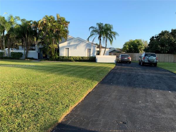 Weitzer Shauna Meadows, 15202 SW 155th Ter, Richmond West, Florida 33187, image 1