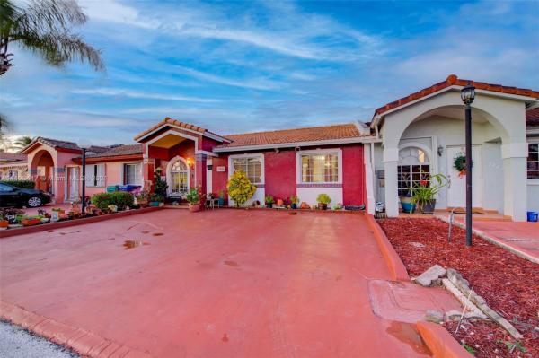 San Mateo, 7665 NW 181st Ter, Country Club, Florida 33015, image 2