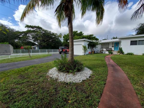 Irons Manor, 905 NE 138th St, North Miami, Florida 33161, image 2