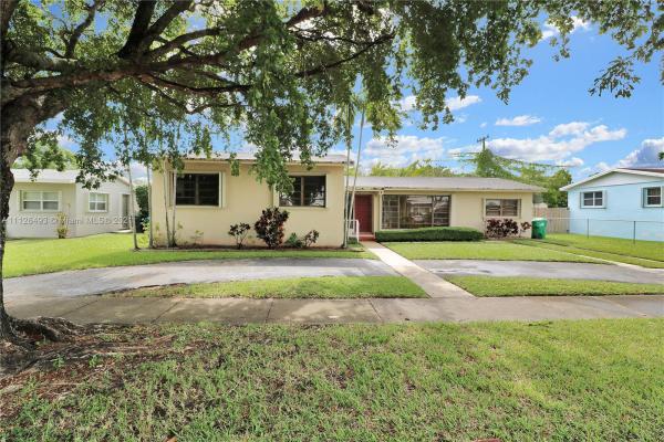 Coral Way Village, 8540 SW 27th St, Westchester, Florida 33155, image 2