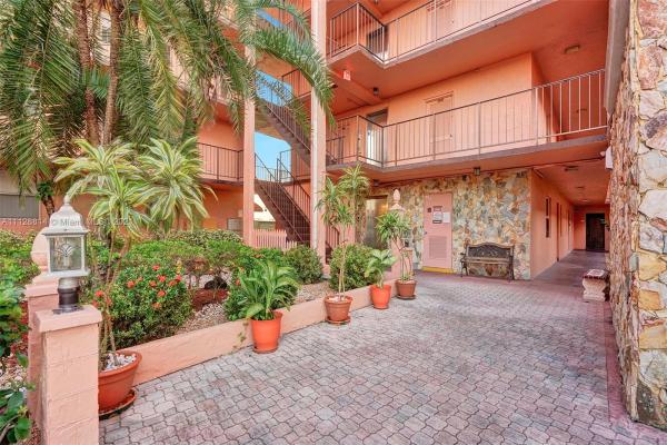 Somerset, 2841 Somerset Dr #414, Lauderdale Lakes, Florida 33311, image 2