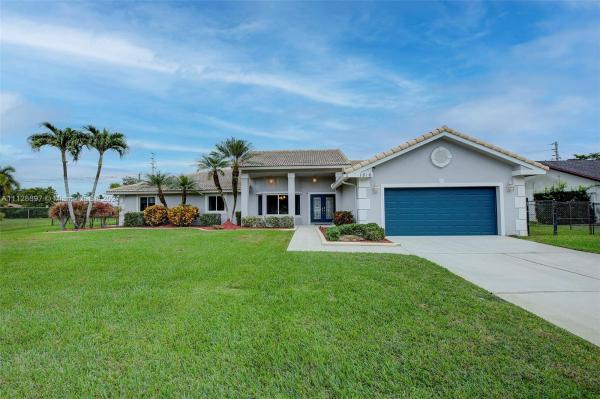 Ridgeview Lake Estates, 1816 SW 101st Ave, Davie, Florida 33324, image 2