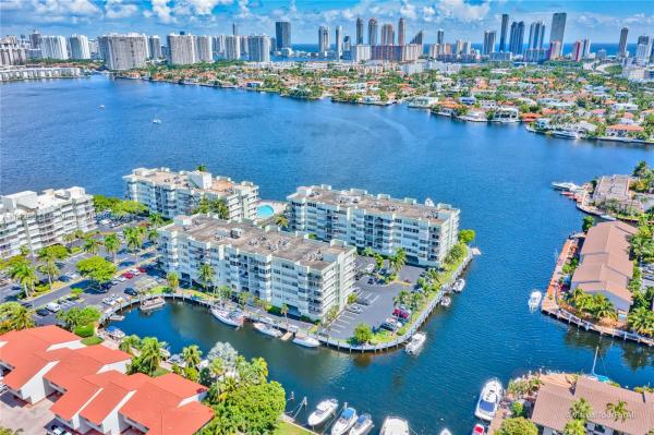 Reef West, 16565 NE 26 Ave #2A, North Miami Beach, Florida 33160, image 2