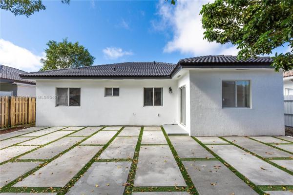 4667 SW 164th Pl, Unincorporated Dade County, Florida 33185, image 2
