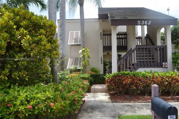 Lakeside Of Banyan Springs, 5362 Cedar Lake Dr #102, Boynton Beach, Florida 33437, image 2