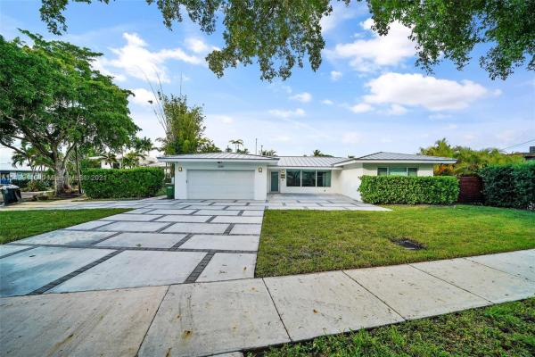 Keystone Point, 2095 N Hibiscus Dr, North Miami, Florida 33181, image 2
