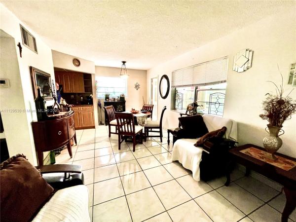 Warrenton House, 2145 Pierce St #433, Hollywood, Florida 33020, image 2