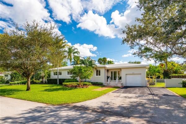 Riviera, 536 Alminar Ave, Coral Gables, Florida 33146, image 2