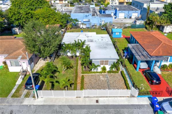 Bowling Green, 1045 NW 53rd St, Miami, Florida 33127, image 2
