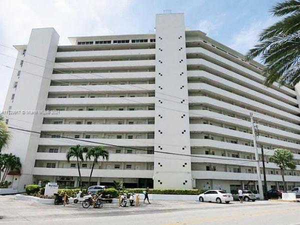 Bayshore Yacht & Tennis Club, 7904 West Dr #816, North Bay Village, Florida 33141, image 2