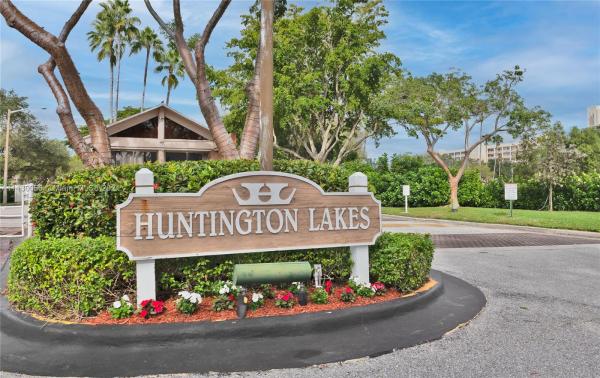 Huntington Lakes 5, 7310 Ashford Pl #305, Delray Beach, Florida 33446, image 2