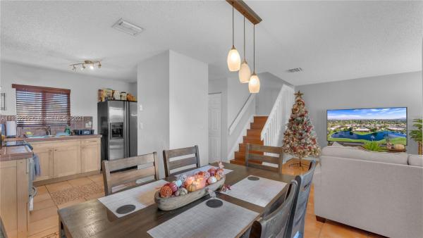 Paseo Real, 6205 SW Kendale Lakes Cir #279, Kendale Lakes, Florida 33183, image 2