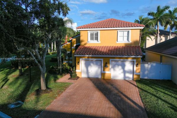Silver Lakes, 14451 SW 136th Pl, Three Lakes, Florida 33186, image 2