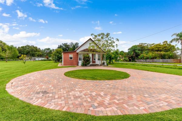 White City, 805 W Weatherbee Rd, Fort Pierce, Florida 34982, image 2