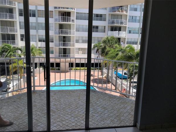 Gateway House South, 16710 NE 9 Ave #307, North Miami Beach, Florida 33162, image 2