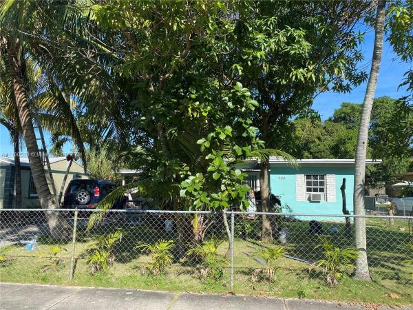 Sunkist Grove, 1055 NW 123rd St, North Miami, Florida 33168, image 1