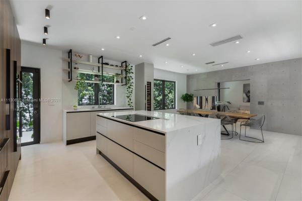 Lake View Heights, 725 W 49th St, Miami Beach, Florida 33140, image 2