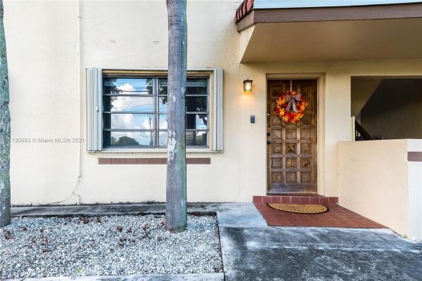 Kendall Lakes East Patio Homes, 6316 SW 136th Ct #G102, Kendale Lakes, Florida 33183, image 2