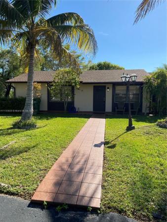 San Sebastian Townhouses, 13550 SW 48th Ln #13550, Kendale Lakes, Florida 33175, image 2