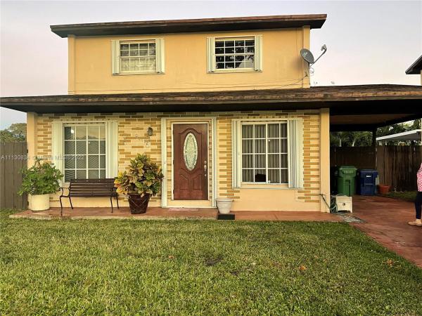 Lakes Of Acadia, 19211 NW 52 Ct #, Miami Gardens, Florida 33055, image 2