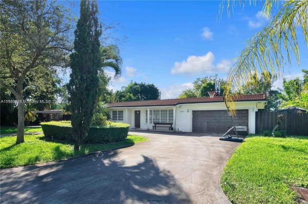 Suniland Manor, 12840 SW 83rd Ct, Pinecrest, Florida 33156, image 2