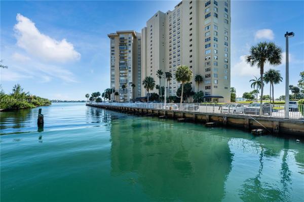 The Jockey Club, 11111 Biscayne Blvd #11H, North Miami, Florida 33181, image 1