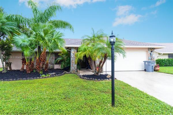 Boca Fontana, 9248 Neptunes Basin Ct, Boca Raton, Florida 33434, image 2