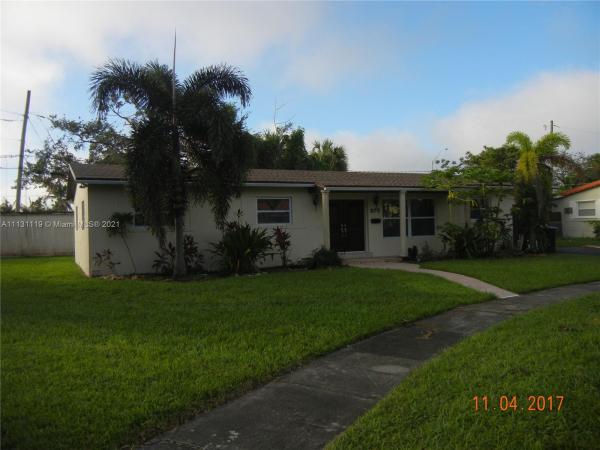 Pickwick Lake Estates, 870 NE 182nd St, North Miami Beach, Florida 33162, image 1