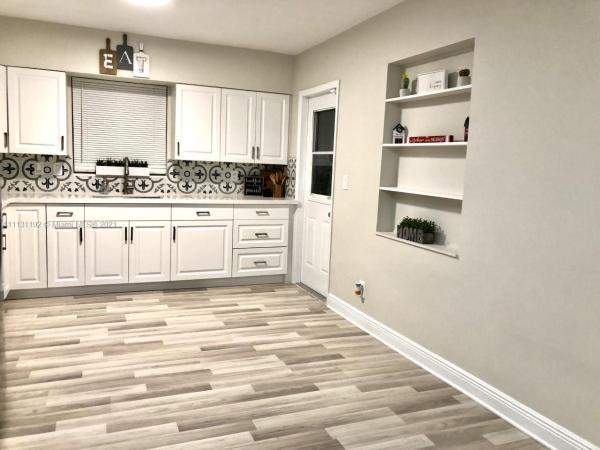 Venetian Gardens, 15940 NW 40th Ct, Miami Gardens, Florida 33054, image 2