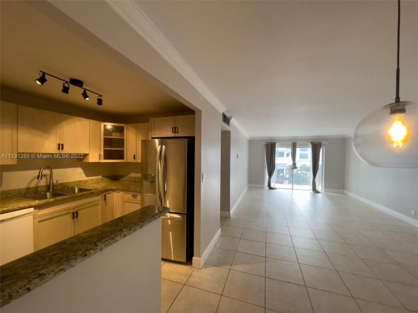 Granada Dadeland, 8101 SW 72nd Ave #403W, Glenvar Heights, Florida 33143, image 2