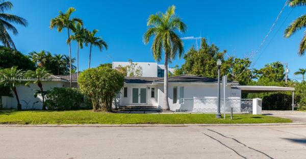 Di Lido Island, 424 E Dilido Dr, Miami Beach, Florida 33139, image 1