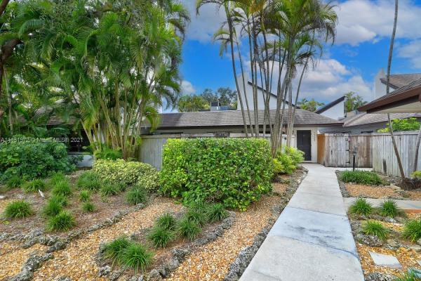 Kendall Trace, 7724 SW 99th St #21, Kendall, Florida 33156, image 2