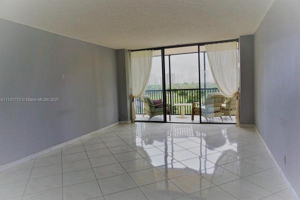 Coronado Tower 2, 20301 W Country Club Dr #927, Aventura, Florida 33180, image 2