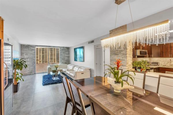 Oceanside Plaza, 5555 Collins Ave #12W, Miami Beach, Florida 33140, image 2
