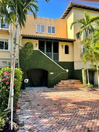 Royal Harbour Yacht Club, 6149 Paradise Point Dr #6149, Palmetto Bay, Florida 33157, image 1