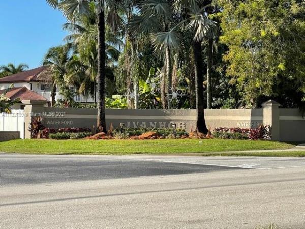 Waterford Patio Homes, 5931 Newcastle Ln, Davie, Florida 33331, image 1