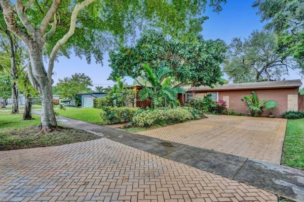 Highland Woods, 19520 NE 21st Ct, Ojus, Florida 33179, image 1