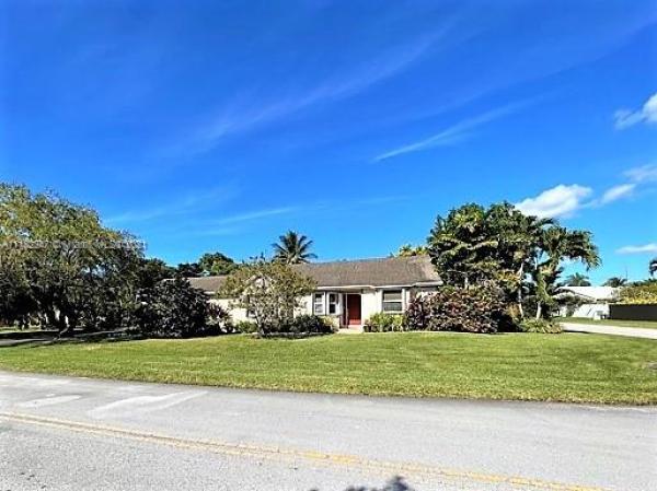 Kings Grant East, 14921 SW 154th Ter, Richmond West, Florida 33187, image 2