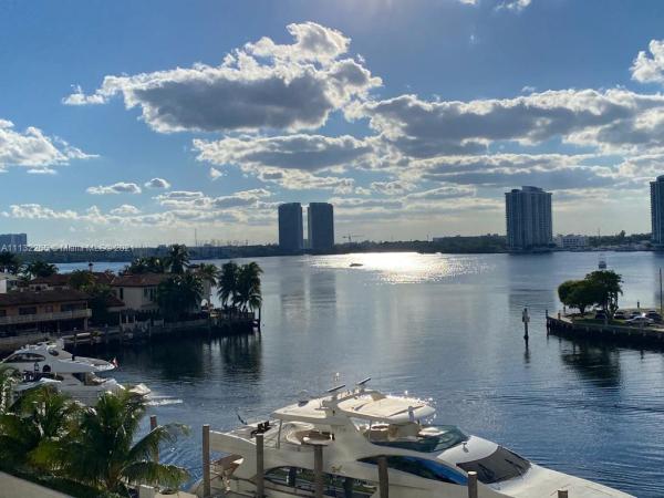 1000 Island Boulevard, 1000 W Island Blvd #512, Aventura, Florida 33160, image 2