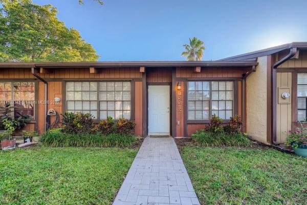 Cindis Place, 13506 SW 102nd, The Crossings, Florida 33186, image 2