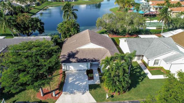 North Gate, 660 SE 27th Ln, Homestead, Florida 33033, image 2