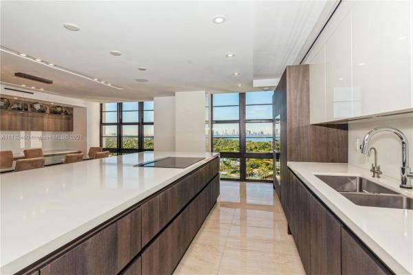 Towerhouse, 5500 Collins Ave #1904, Miami Beach, Florida 33140, image 2