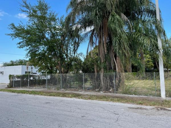 Roosevelt Park, 2895 NW 45th St, Brownsville, Florida 33142, image 1