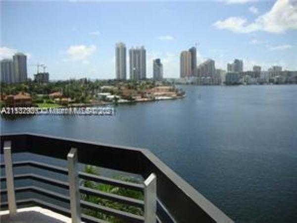 Mystic Pointe Tower 200, 19101 Mystic Pointe Dr #801, Aventura, Florida 33180, image 2