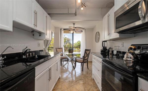 Winston Towers 600, 210 174th St #310, Sunny Isles Beach, Florida 33160, image 2
