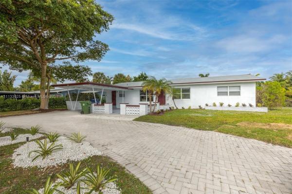 Jenada Villas, 717 NW 29th St, Wilton Manors, Florida 33311, image 2